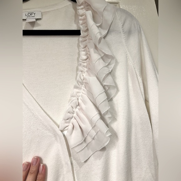 Loft By Ann Taylor 100 % Pima Cotton Cardigan V- Neck Button Down Ruffle Sz M - Picture 3 of 6